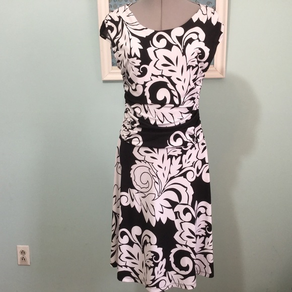 Apt. 9 Dresses & Skirts - En Focus Studio Black & White Floral Dress.- —SOLD
